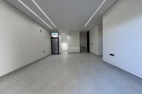 Villa de 5 dormitorios en Riyadh, Saudi Arabia No. 60692 15