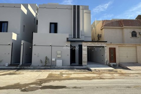 Villa de 5 dormitorios en Riyadh, Saudi Arabia No. 60692 4