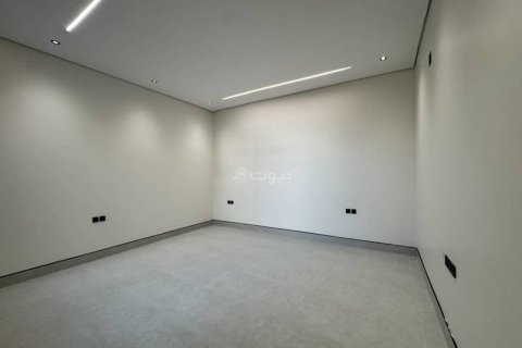 Villa de 5 dormitorios en Riyadh, Saudi Arabia No. 60692 7