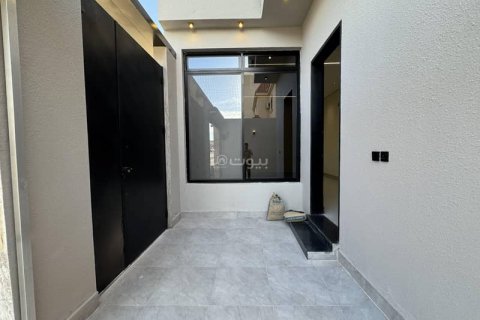 Villa de 5 dormitorios en Riyadh, Saudi Arabia No. 60692 6