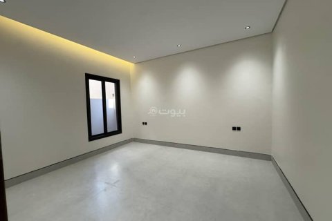 Villa de 5 dormitorios en Riyadh, Saudi Arabia No. 60692 21
