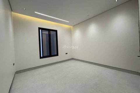 Villa de 5 dormitorios en Riyadh, Saudi Arabia No. 60692 11