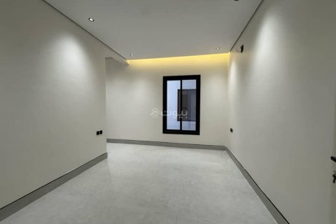 Villa de 5 dormitorios en Riyadh, Saudi Arabia No. 60692 23