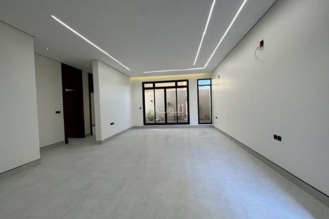 Villa de 5 dormitorios en Riyadh, Saudi Arabia No. 60692 13