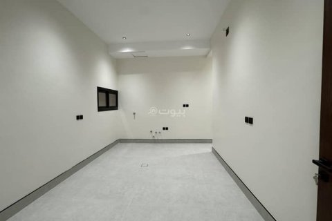 Villa de 5 dormitorios en Riyadh, Saudi Arabia No. 60692 18