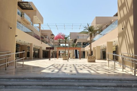 53.5m² Commercial property in Muscat, Oman No. 60681 3