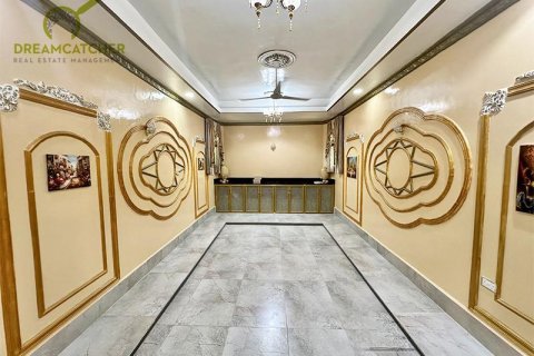 Villa de 10 dormitorios en Seih Al Uraibi, UAE No. 22393 12