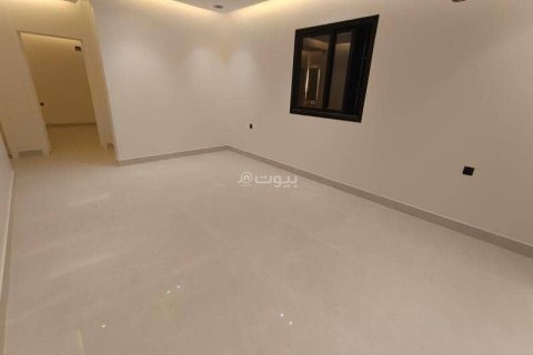 Villa de 4 chambres à Riyadh, Saudi Arabia No. 60242 7