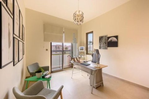 Villa de 215.8m² en Khalifa City, UAE No. 43181 16