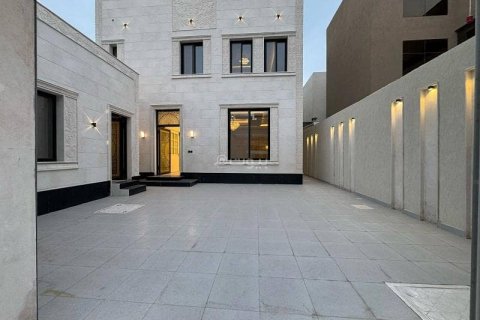 Villa de 8 dormitorios en Khobar, Saudi Arabia No. 59937 3
