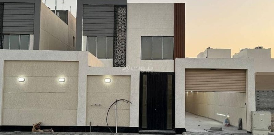 6 bedrooms Villa in Khobar, Saudi Arabia No. 59938