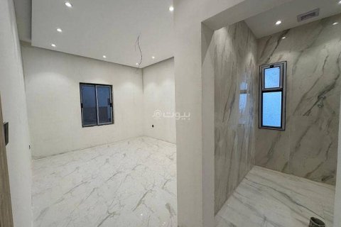 6 bedrooms Villa in Khobar, Saudi Arabia No. 59938 10