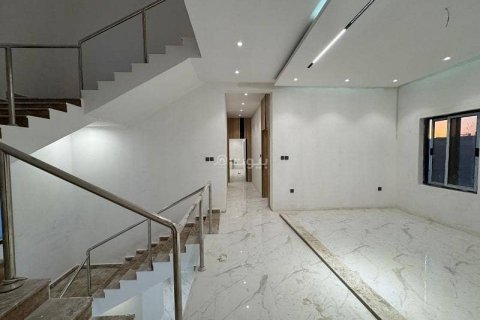 6 bedrooms Villa in Khobar, Saudi Arabia No. 59938 24