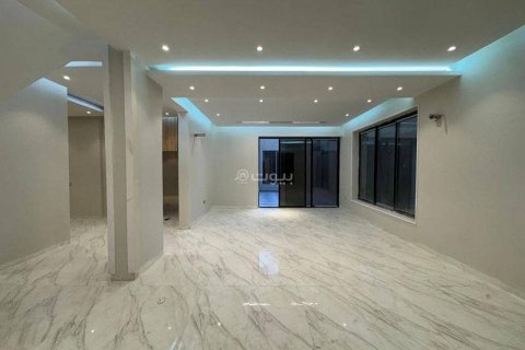 6 bedrooms Villa in Khobar, Saudi Arabia No. 59938 11