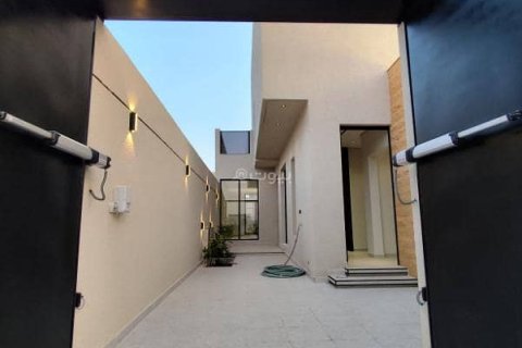 Villa de 5 dormitorios en Riyadh, Saudi Arabia No. 59935 13