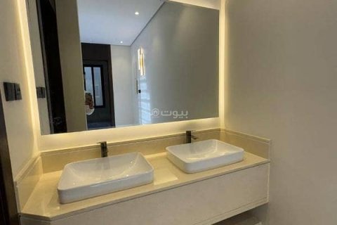 Villa de 6 dormitorios en Riyadh, Saudi Arabia No. 59936 8
