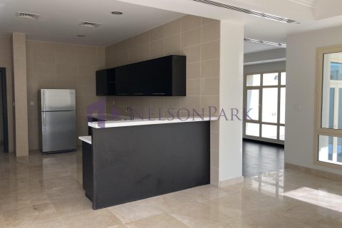 4 bedrooms Villa in Doha, Qatar No. 58280 18