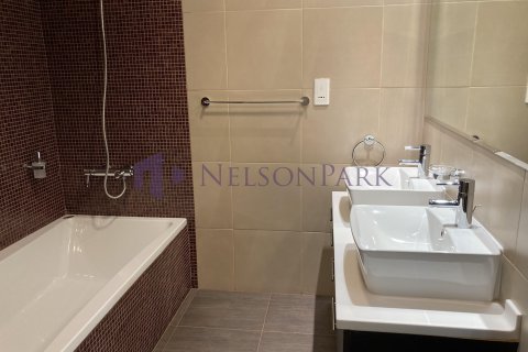 4 bedrooms Villa in Doha, Qatar No. 58280 3