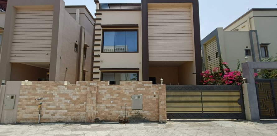 4 bedrooms Villa in As Sib, Oman No. 54406
