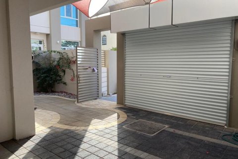 5 bedrooms Villa in Muscat, Oman No. 54409 5