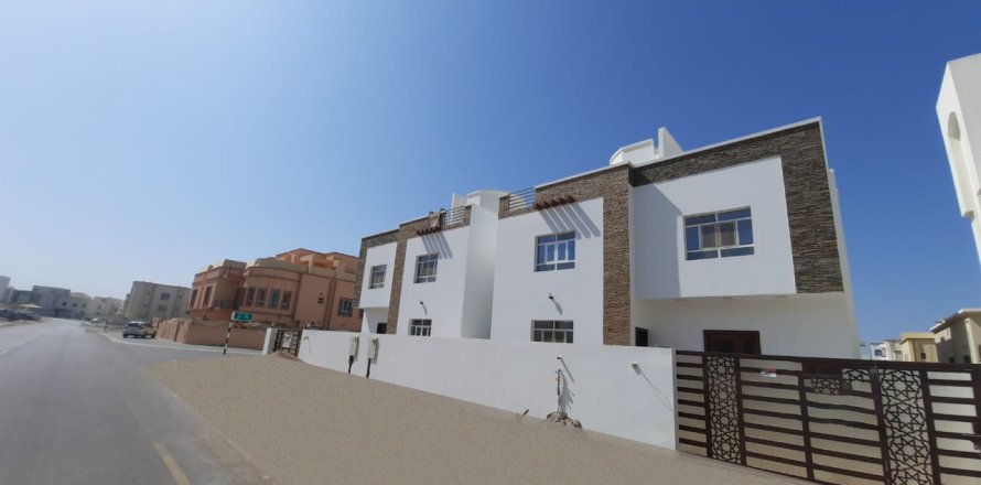 Villa de 5 dormitorios en Muscat, Oman No. 54405