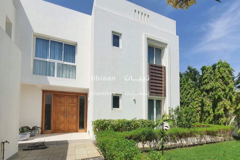 5 bedrooms Villa in Muscat, Oman No. 53466