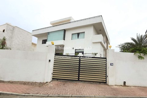 8 bedrooms Villa in Muscat, Oman No. 53464