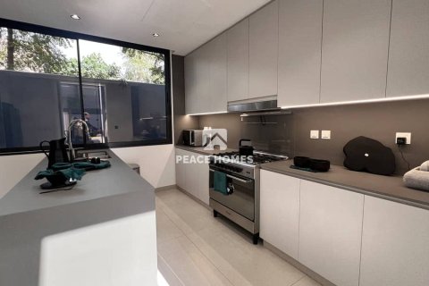 Вилла с 4 спальнями в Tilal City, ОАЭ №11297 6