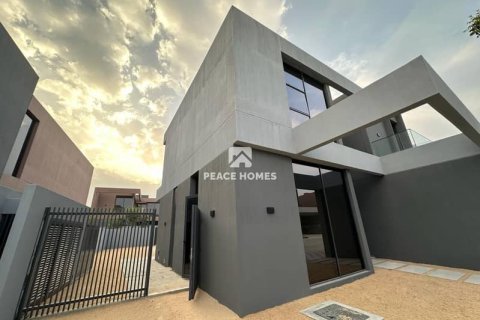 4 bedrooms Villa in Tilal City, UAE No. 11298