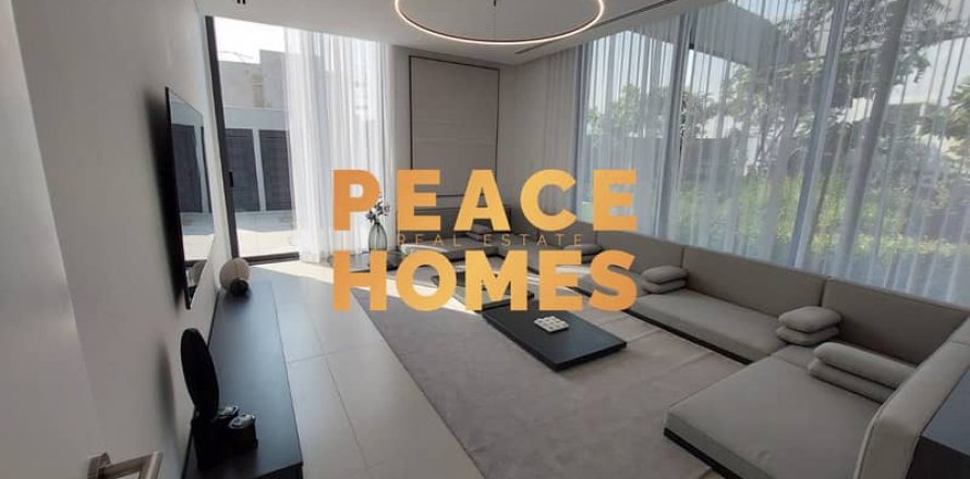 4 bedrooms Villa in Tilal City, UAE No. 11293