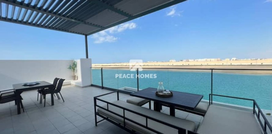 Villa de 5 chambres à Sharjah Waterfront City, UAE No. 11294