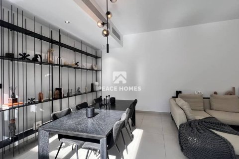 Вилла с 4 спальнями в Tilal City, ОАЭ №11295 6