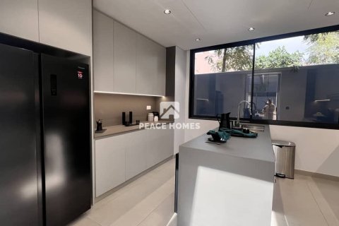 Вилла с 4 спальнями в Tilal City, ОАЭ №11295 11