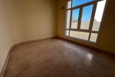 Villa Gemela de 5 dormitorios en Muscat, Oman No. 54773 11