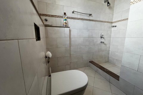 Villa Gemela de 5 dormitorios en Muscat, Oman No. 54773 10