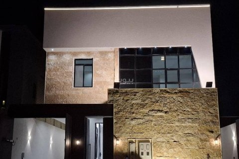 5 bedrooms Villa in Riyadh, Saudi Arabia No. 62507