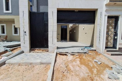 5 bedrooms Apartment in Riyadh, Saudi Arabia No. 62504