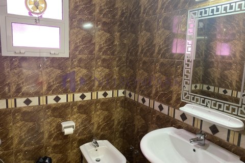 Villa de 4 chambres à Doha, Qatar No. 58217 12