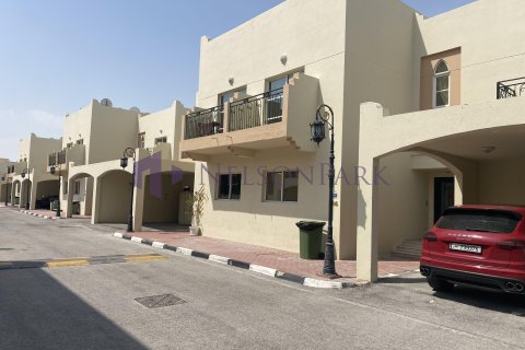 Villa de 4 chambres à Doha, Qatar No. 58217 14