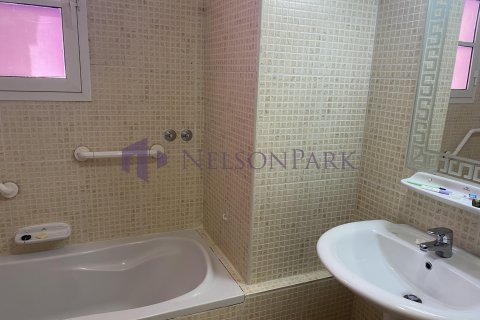 Villa de 4 chambres à Doha, Qatar No. 58217 6