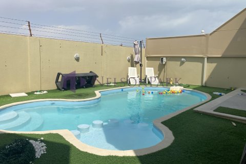 4 bedrooms Villa in Doha, Qatar No. 58217