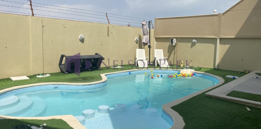 Villa de 4 chambres à Doha, Qatar No. 58217
