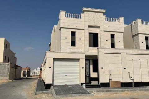 6 bedrooms Villa in Khobar, Saudi Arabia No. 60589