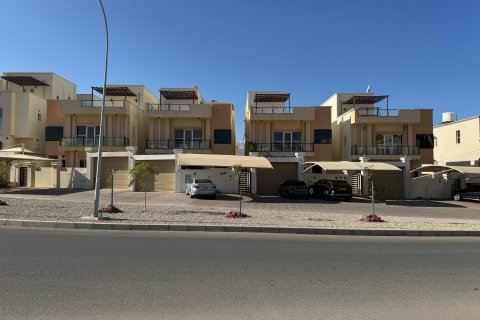 Вилла с 4 спальнями в Al Ansab, Оман №54217