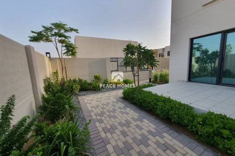 5 bedrooms Townhouse in Al Rahmaniya, UAE No. 10831 3