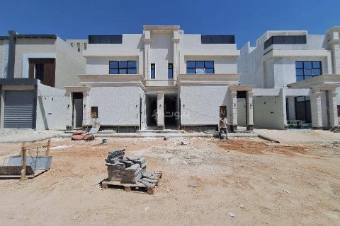 4 bedrooms Apartment in Riyadh, Saudi Arabia No. 60259