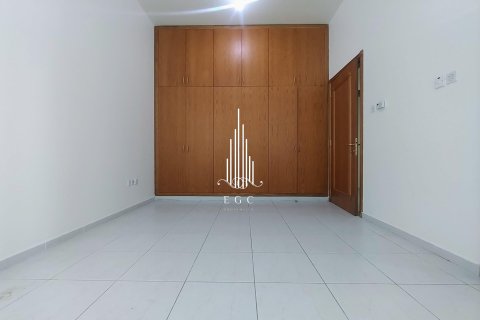 Appartement de 3 chambres à Al Khalidiya, UAE No. 52084 12
