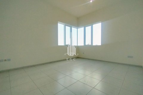Appartement de 3 chambres à Al Khalidiya, UAE No. 52084 10