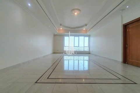 Appartement de 3 chambres à Al Khalidiya, UAE No. 52084 5