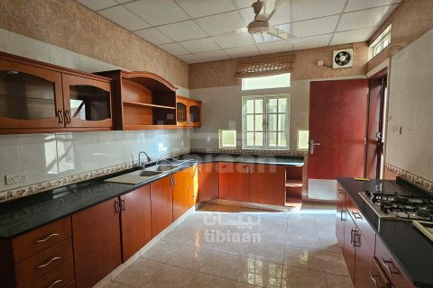 6 bedrooms Villa in Al Khuwair, Oman No. 53601 6